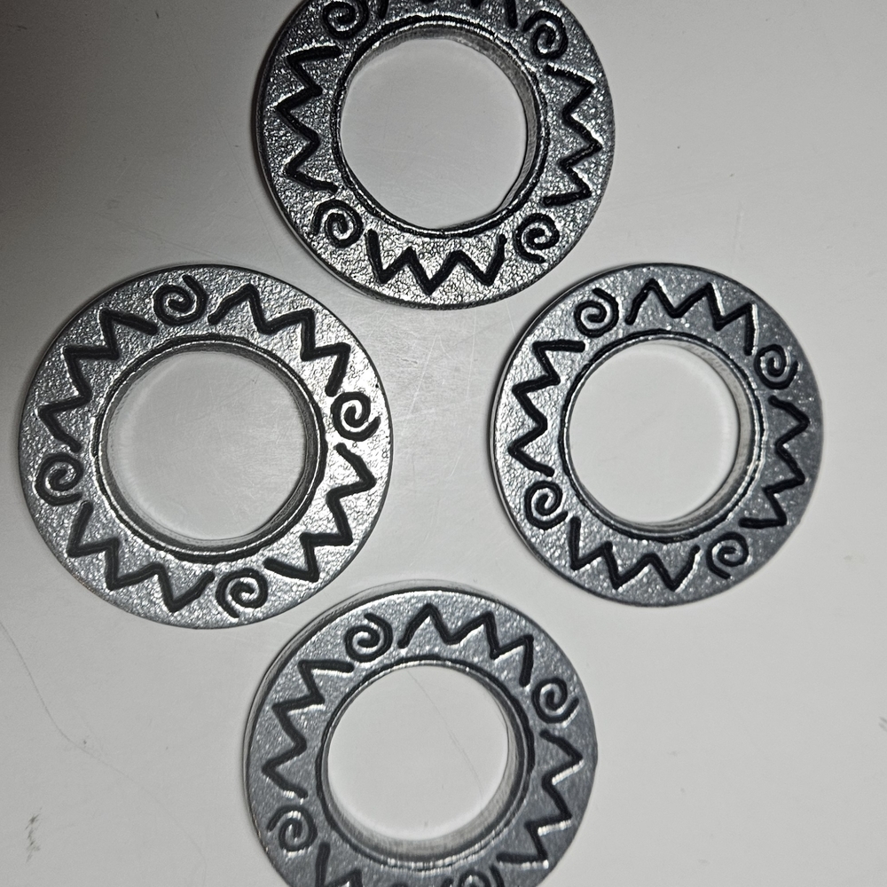 Wilton Armetale Silver and Black Decorative Napkin Rings. Set Of Four.